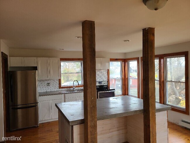 Building Photo - 4 br, 5 bath House - 26 York St