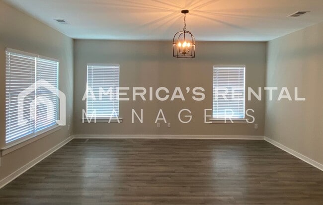 Building Photo - Home for Rent in Brookwood ... Available to View Now!!!