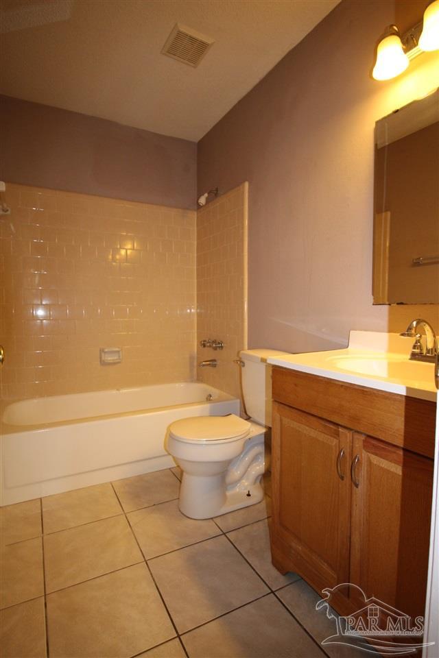 Building Photo - 672 S 72nd Ave