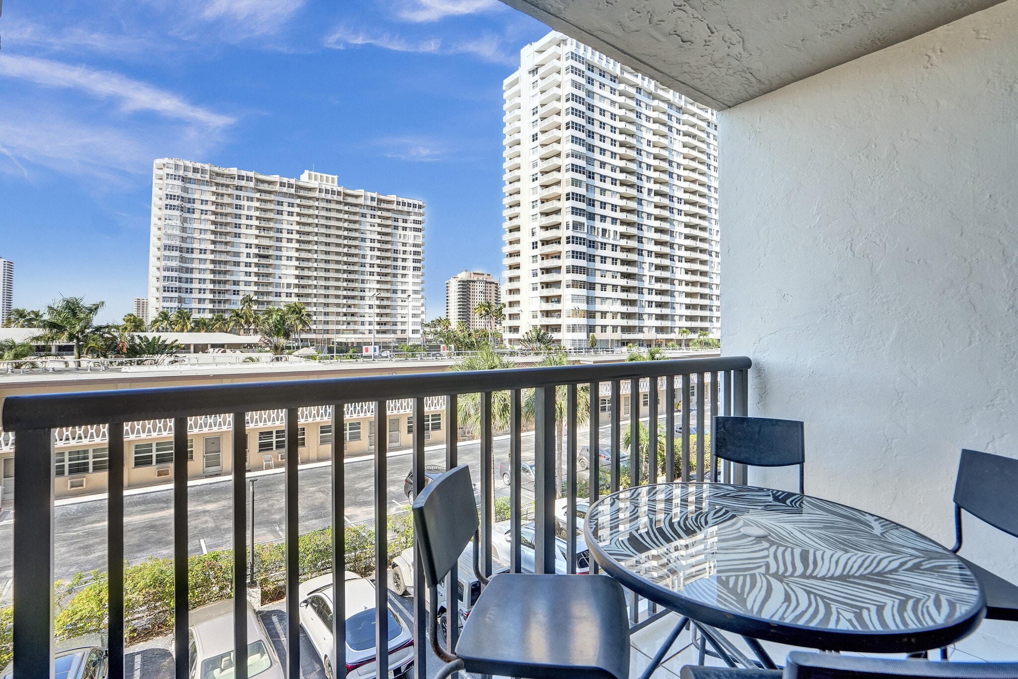 Building Photo - 2017 S Ocean Dr