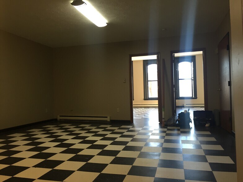 Building Photo - 57 Main St S