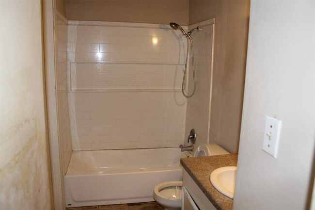 Building Photo - 8622 Brock Park Blvd