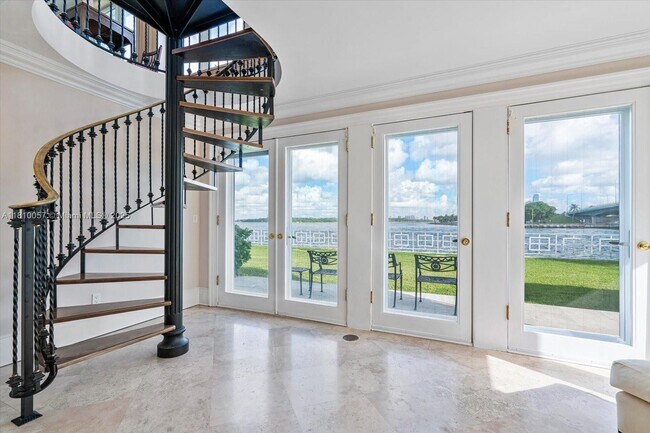 Building Photo - 286 Bal Bay Dr