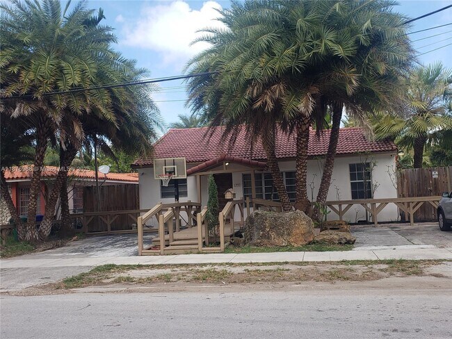 Primary Photo - 1997 SW 17th Ct
