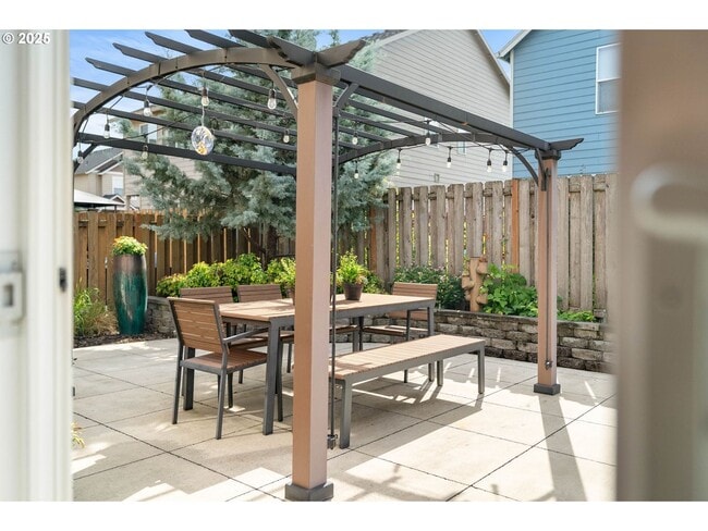 Building Photo - Beautiful 4 Bed, 3 Bath Canby Home for Rent