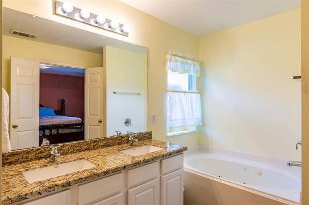 Building Photo - 17523 Poplar Canyon Ln