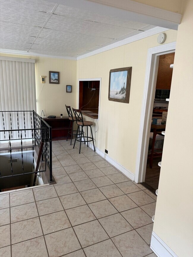 Building Photo - 3002 Cemetery Dr