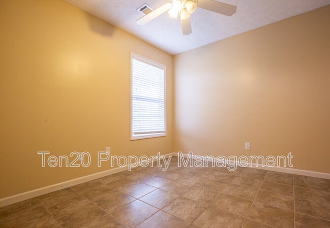 Building Photo - 25 Kalin St