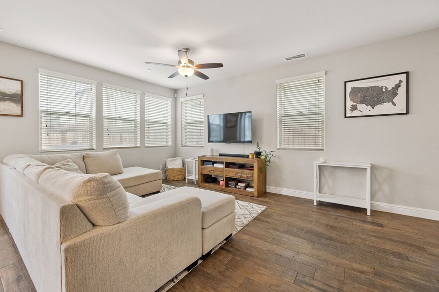 Building Photo - 6212 E Bibi Dr