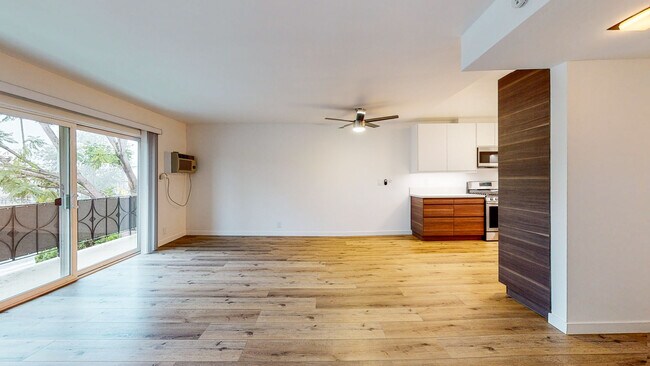 Building Photo - 16721 Sherman Way