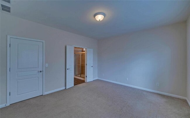 Building Photo - 6218 Azalea Way