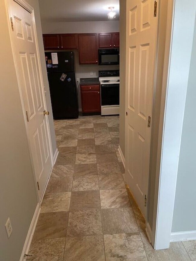 Building Photo - 3 Bed 3 Bath Townhouse in Marietta