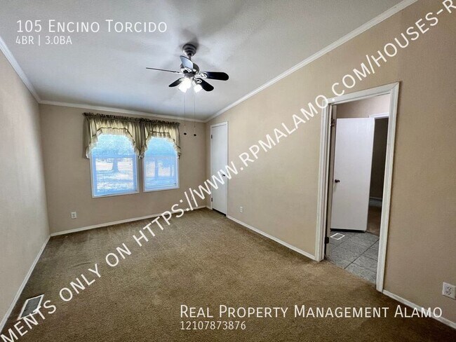Building Photo - 105 Encino Torcido