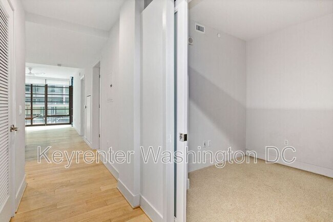 Building Photo - 45 Sutton Square SW