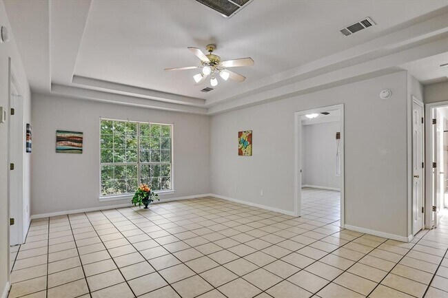 Building Photo - 2101 Chaparral Dr