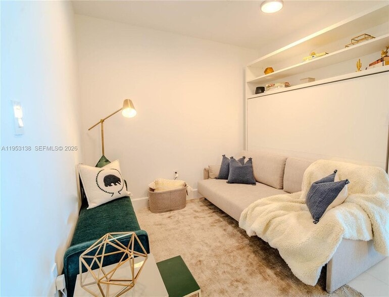 Building Photo - 700 NE 26th Terrace