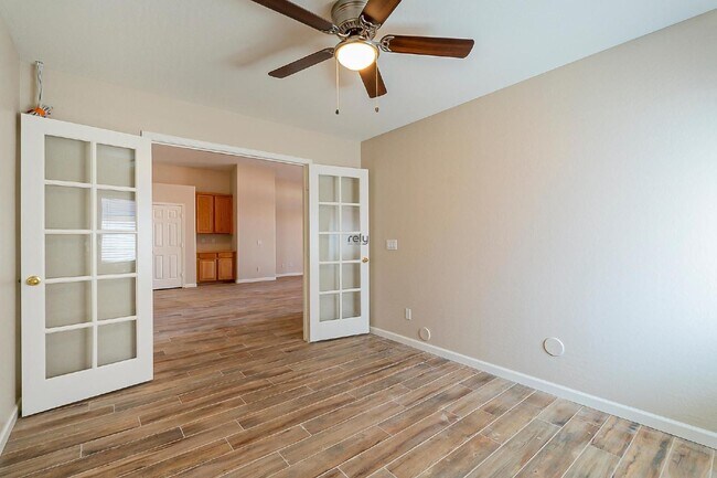 Building Photo - 11570 W Yuma St