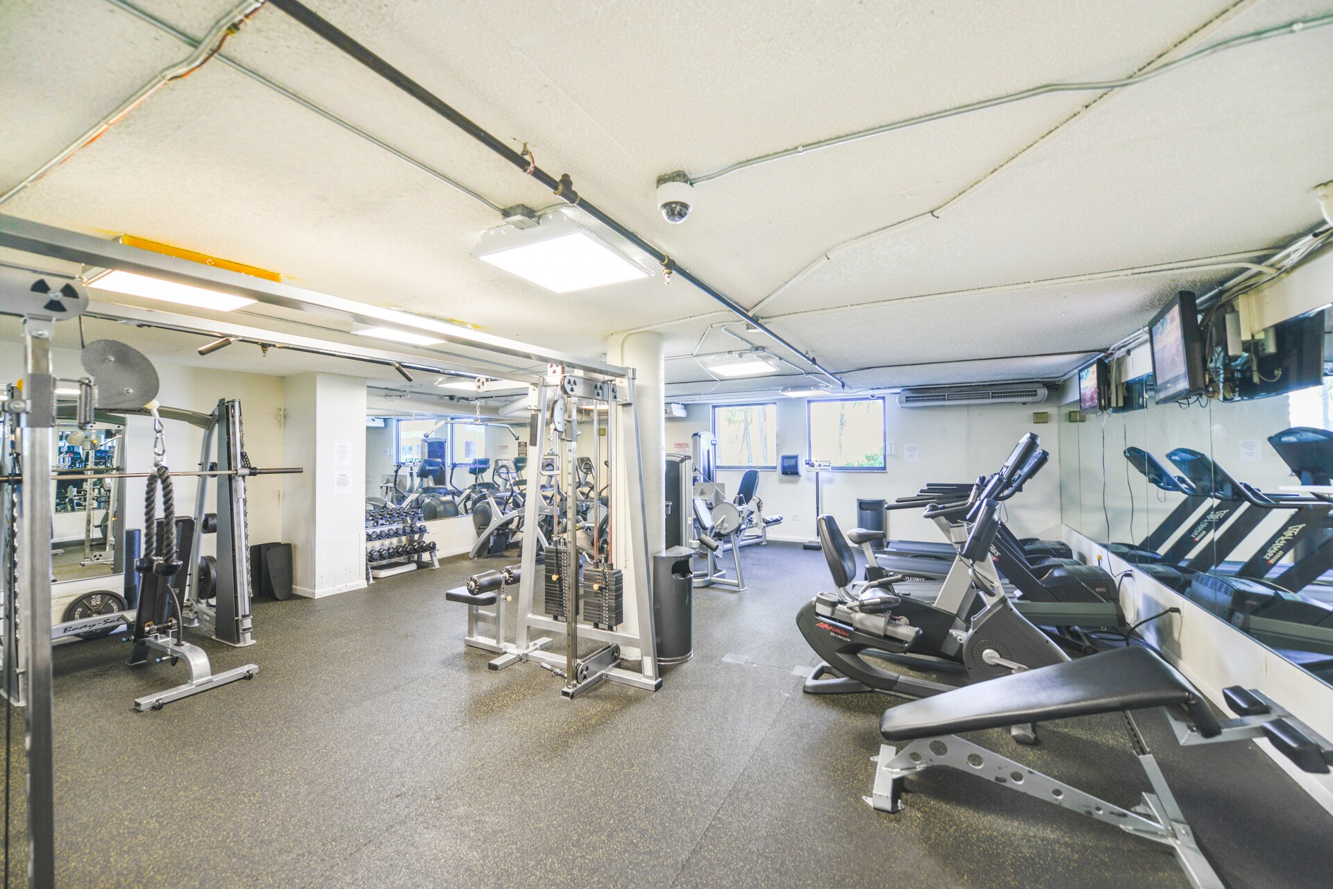 Building Photo - 801 Brickell Bay Dr