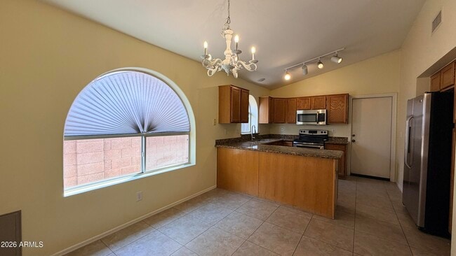 Building Photo - 1381 S Yucca Pl