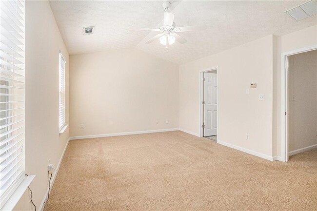 Building Photo - 2279 Hawks Bluff Trail NW