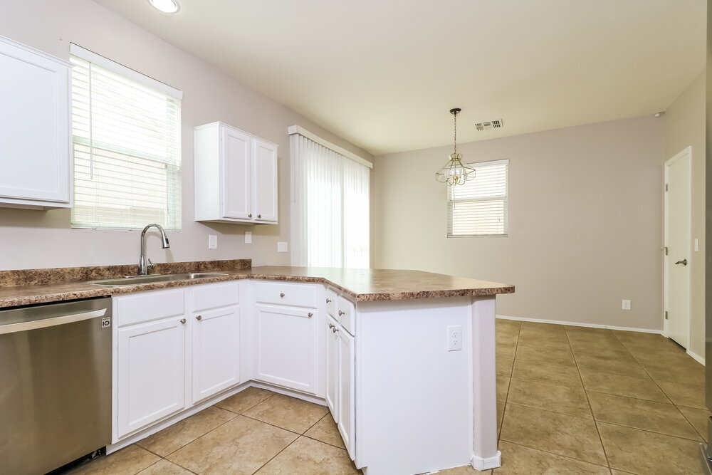 Building Photo - 5229 W Albeniz Pl