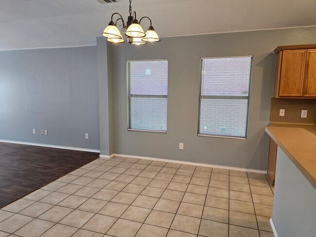 Building Photo - 5820 Show Master Ln