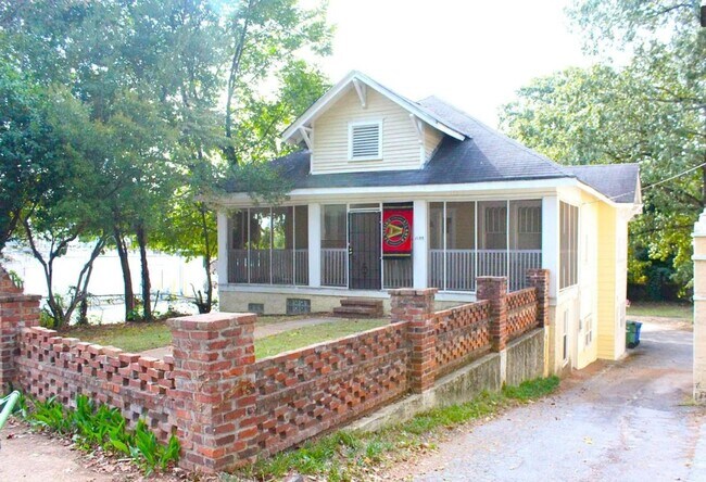 Building Photo - 1155 United Ave SE