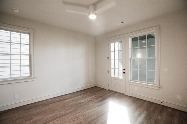 Building Photo - 96 Sheridan Dr NE