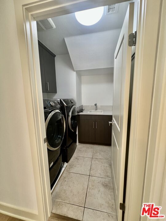 Building Photo - 5849 S Sparrow Ct
