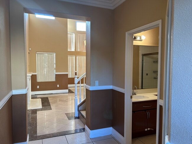 Building Photo - 8940 Deira Ln