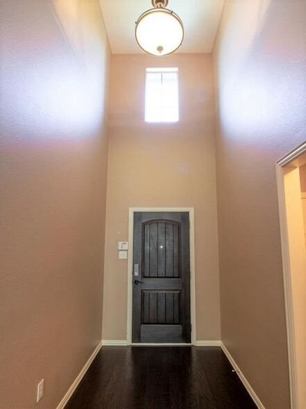 Building Photo - 417 Hackberry Dr