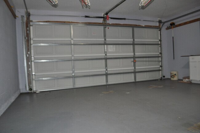 Building Photo - Lovely home in Pine Lakes