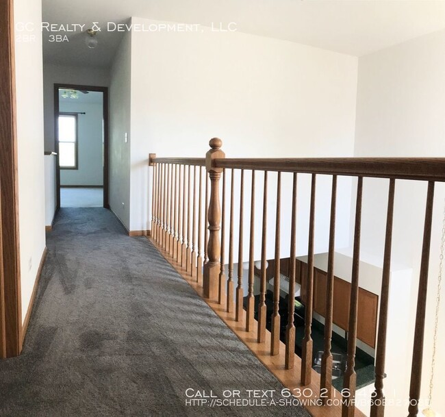 Building Photo - 1686 Mansfield Ct