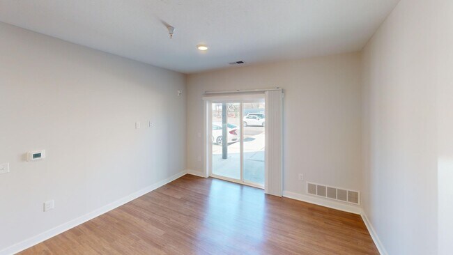 Building Photo - 825 S Washington Ave
