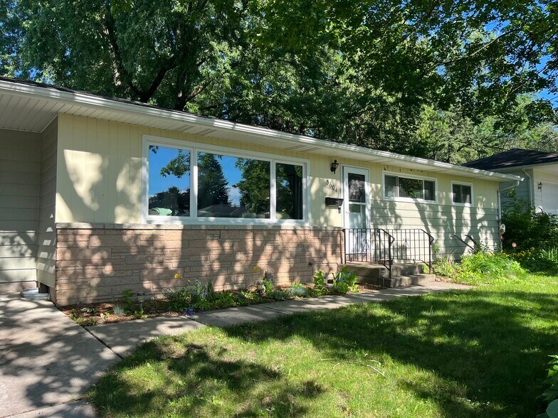 Primary Photo - 5604 Alder Rd