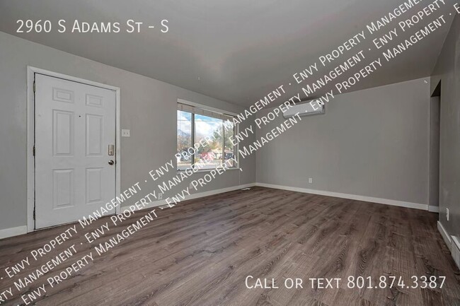 Building Photo - Cozy 2 Bed, 1 Bath Home with Modern Floors...