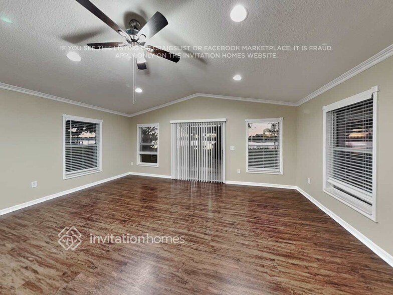 Building Photo - 6647 Clair Shore Dr