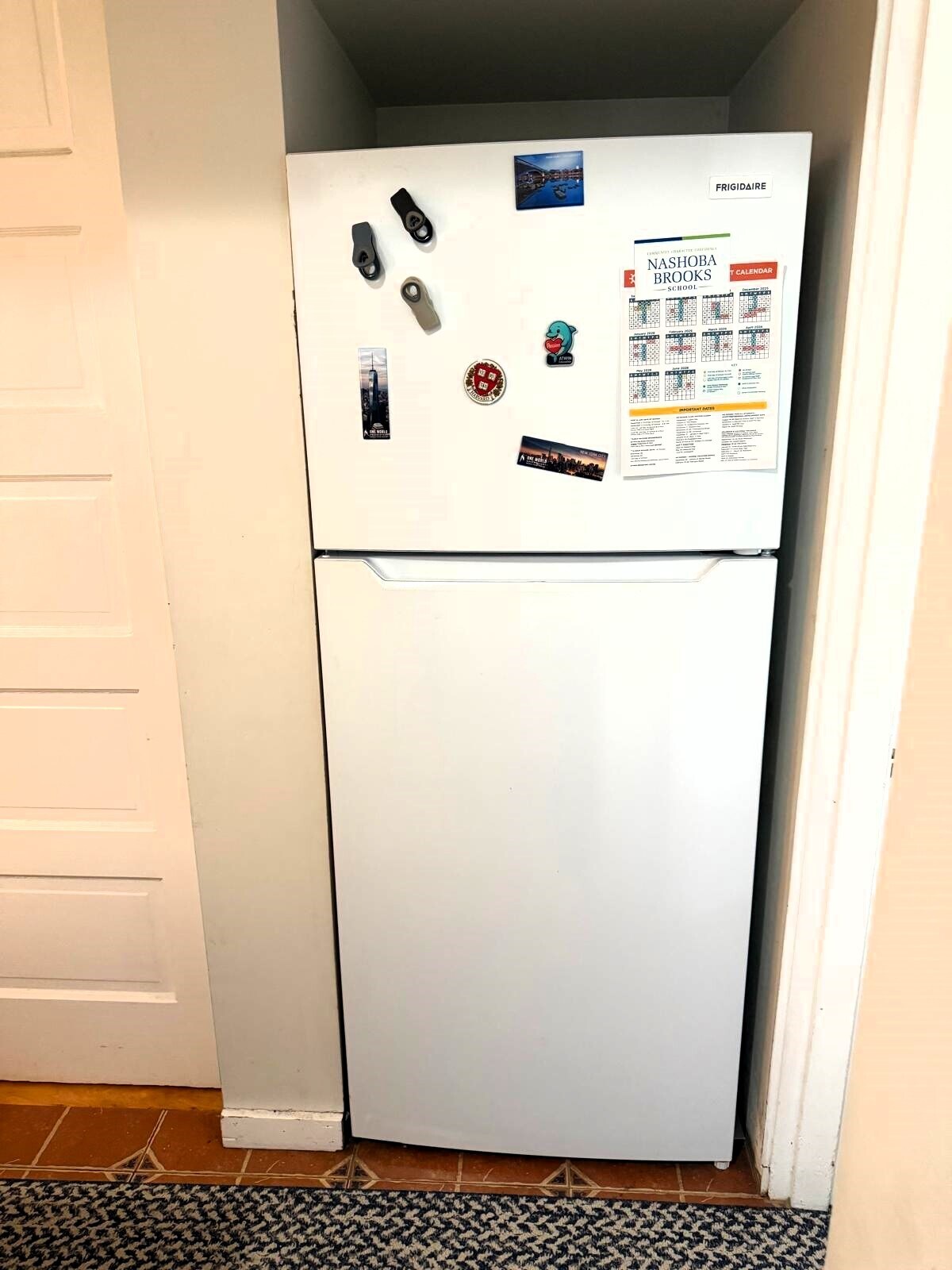 Building Photo - 993 Memorial Dr