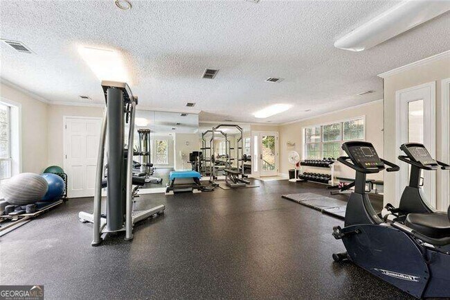 Building Photo - 6808 Glenridge Dr