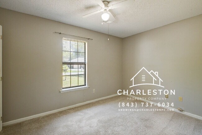 Building Photo - 33 Paddlecreek Ave
