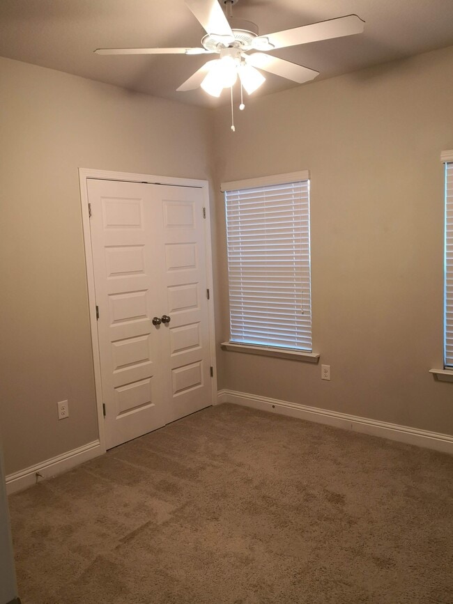 Building Photo - 6811 Spaniel Dr