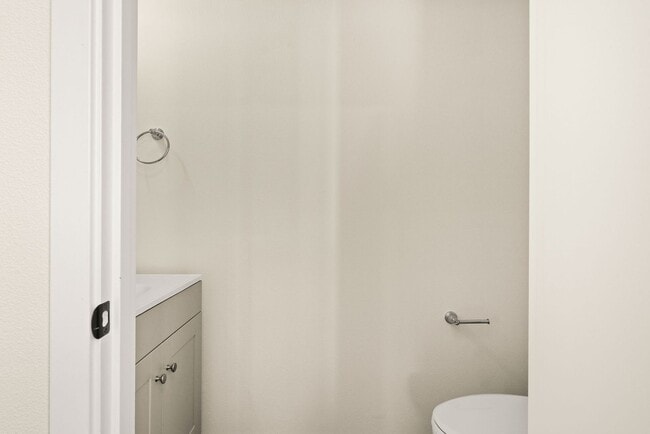 Building Photo - Vancouver Townhouses - Get 1 Month Free!