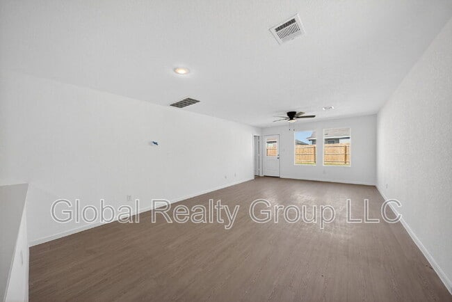 Building Photo - 479 Sarah Wy