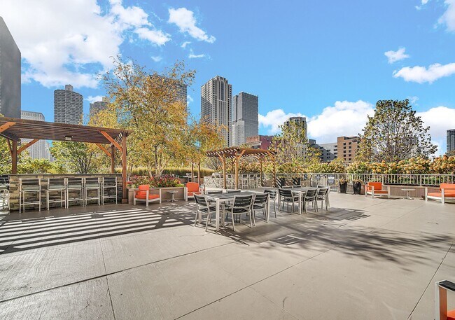 Building Photo - 545 N Dearborn St