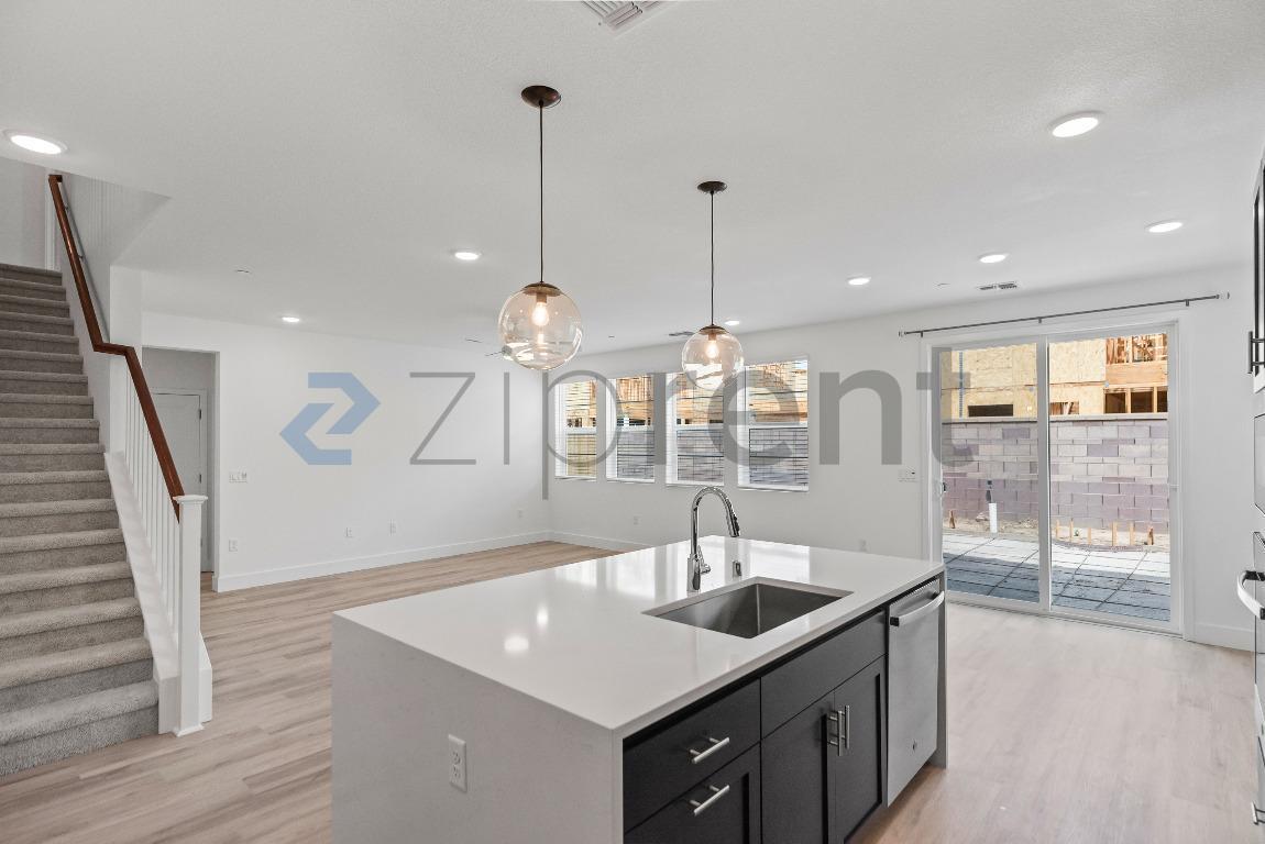 Building Photo - 355 Monastery Dr