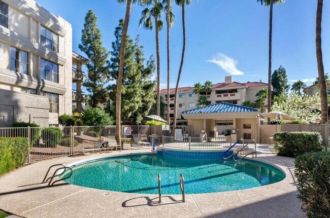 Building Photo - 5124 N 31st Pl