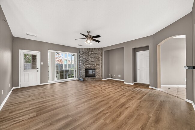 Building Photo - 14402 Barker Pelican Ct