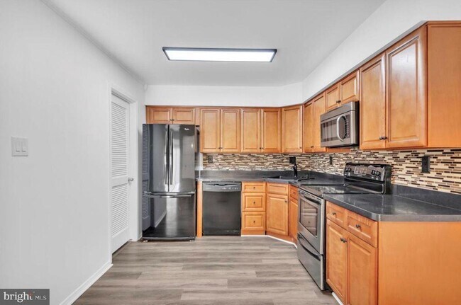 Building Photo - 21 Uxbridge Pl