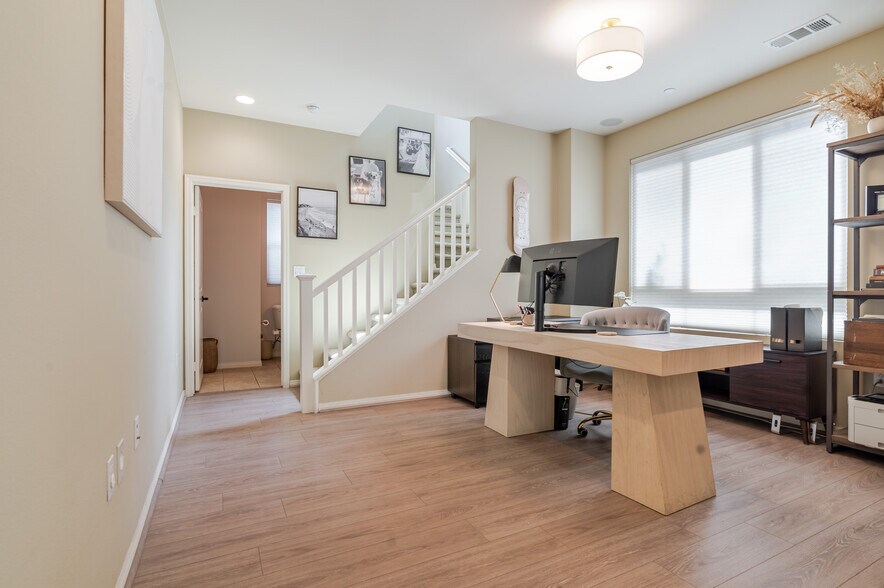 Building Photo - 12017 Rock Creek Ct