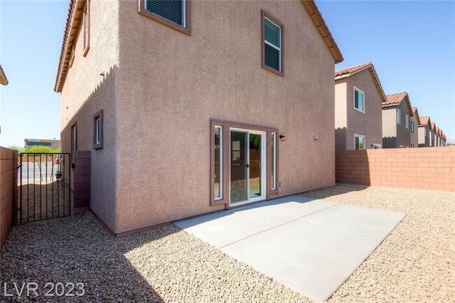 Building Photo - Beautiful 3 Bedroom Home For Rent